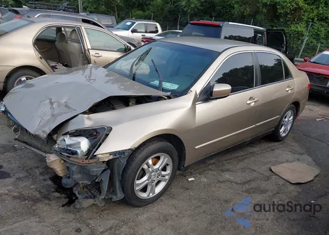 2004 Honda Accord 2.4 Lx z USA, uszkodzony, nr VIN 1HGCM56314A113991